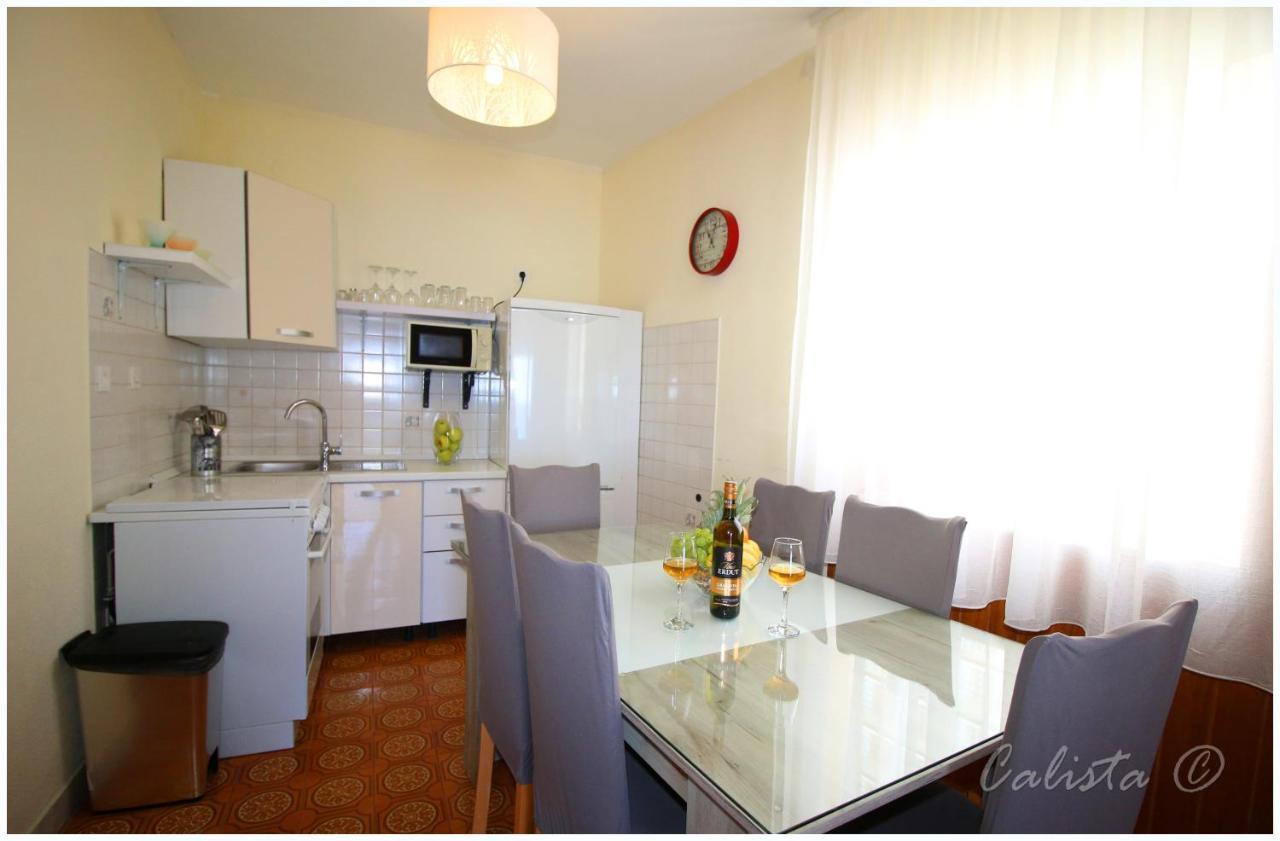 Apartman Smoljic 4+2 พรีมอชเตน ภายนอก รูปภาพ