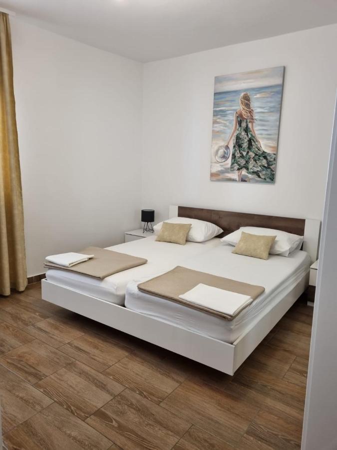 Apartman Smoljic 4+2 พรีมอชเตน ภายนอก รูปภาพ