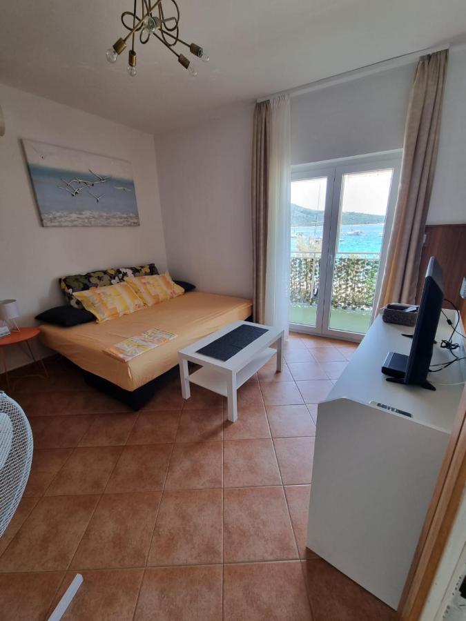 Apartman Smoljic 4+2 พรีมอชเตน ภายนอก รูปภาพ